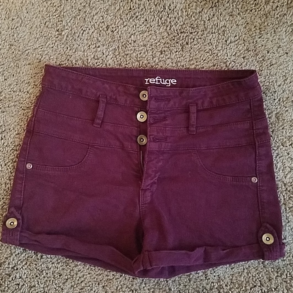 Sz 6 maroon shorts